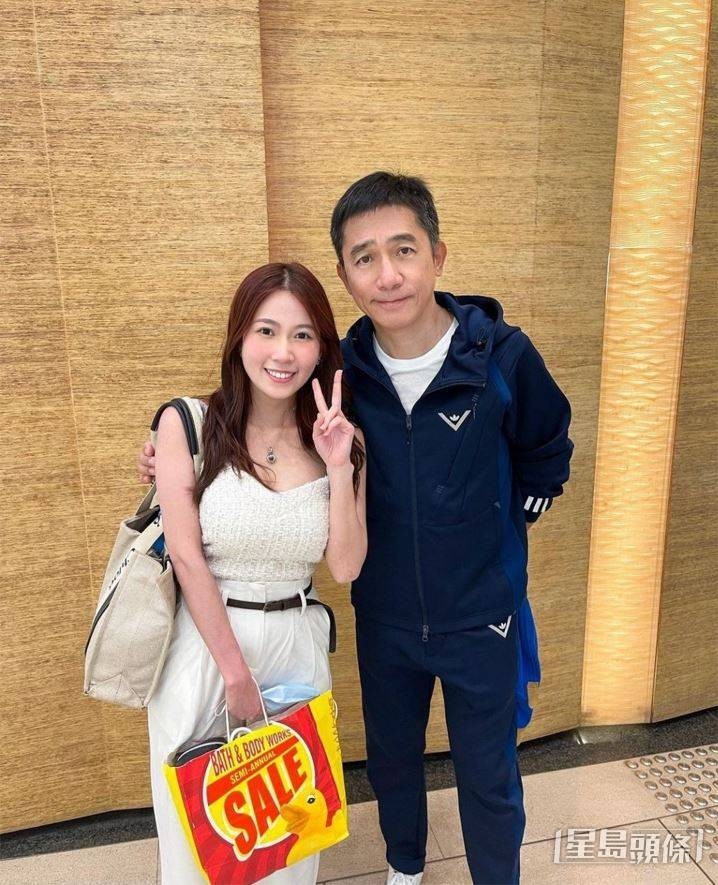 波波恨跟偶像梁朝偉合作,早前更巧遇興奮合照。 波波恨跟偶像梁朝偉合作,早前更巧遇興奮合照。