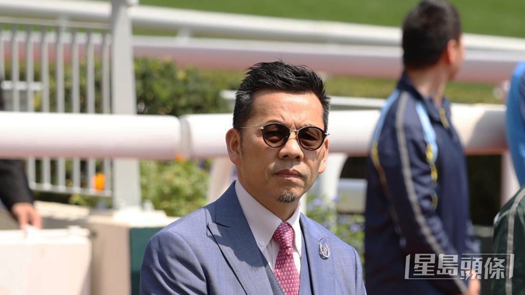 今朝羅富全同潘明輝一度出雙入對密密斟。 今朝羅富全同潘明輝一度出雙入對密密斟。