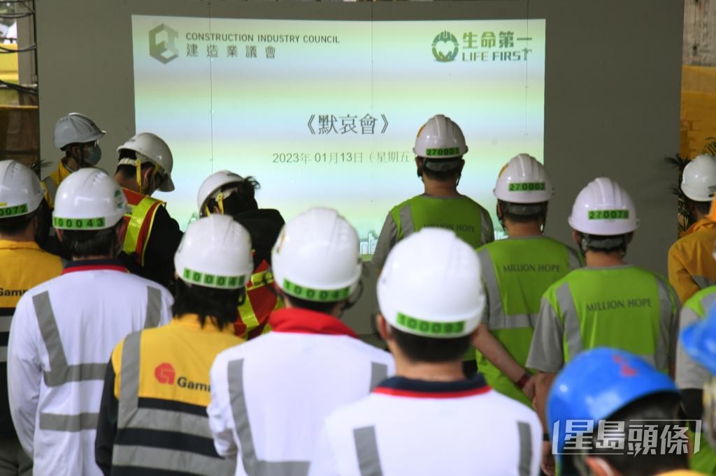 有前線工人指,不少新人加入密閉空間工地清潔工行列,但因培訓不足,低估危險性。 有前線工人指,不少新人加入密閉空間工地清潔工行列,但因培訓不足,低估危險性。