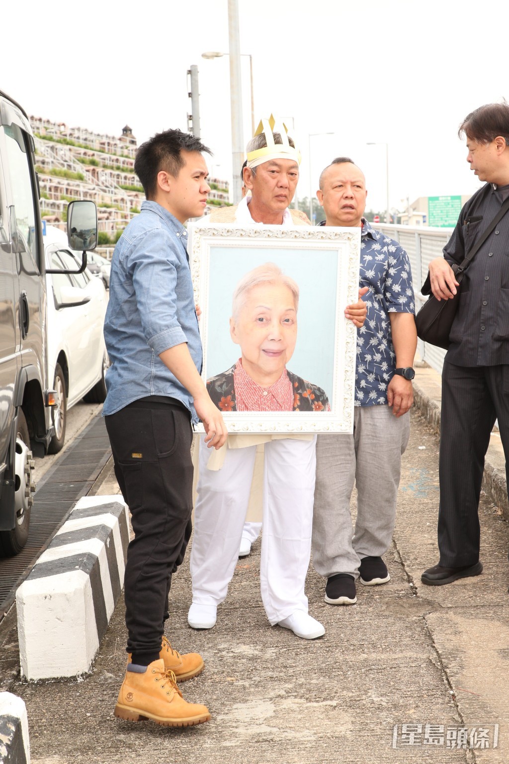 資深演員夏萍在2019年離世，死後被安葬於將軍澳華人永遠墳場。