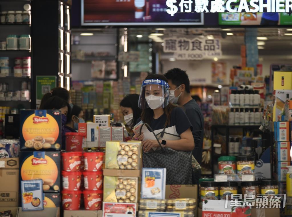 研究發現,本港整體企業數碼化指數僅屬基本水平,包括零售業的中小企希望嘗試數碼轉型。 研究發現,本港整體企業數碼化指數僅屬基本水平,包括零售業的中小企希望嘗試數碼轉型。