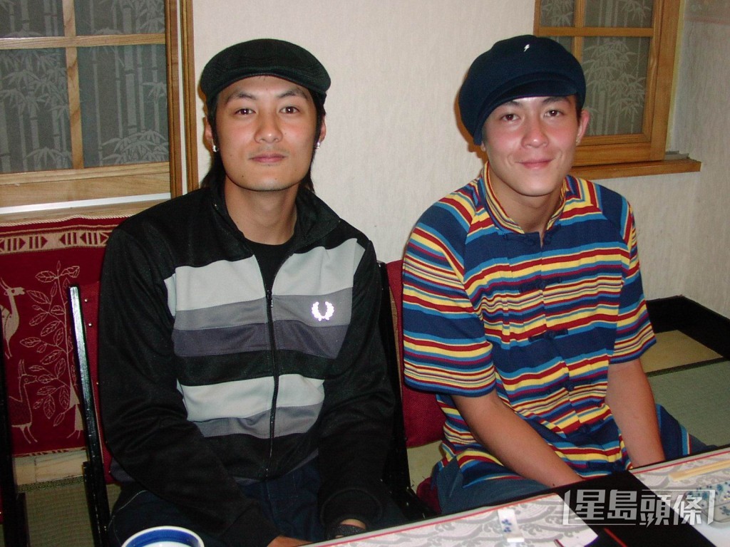 陳冠希和余文樂曾傳出在《勁歌金曲頒獎禮》後台發生「撞膊」事件,當時爆粗互鬧兼撩「隻揪」,一度要工作人員幫手勸阻。 陳冠希和余文樂曾傳出在《勁歌金曲頒獎禮》後台發生「撞膊」事件,當時爆粗互鬧兼撩「隻揪」,一度要工作人員幫手勸阻。