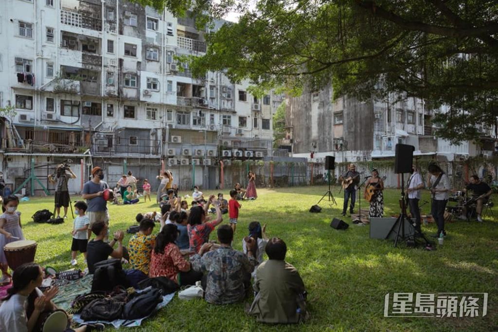 香村於大埔的前六鄉公立學校中，舉辦「世界音樂在香港」種族共融、音樂教育先導計劃音樂會。受訪者提供