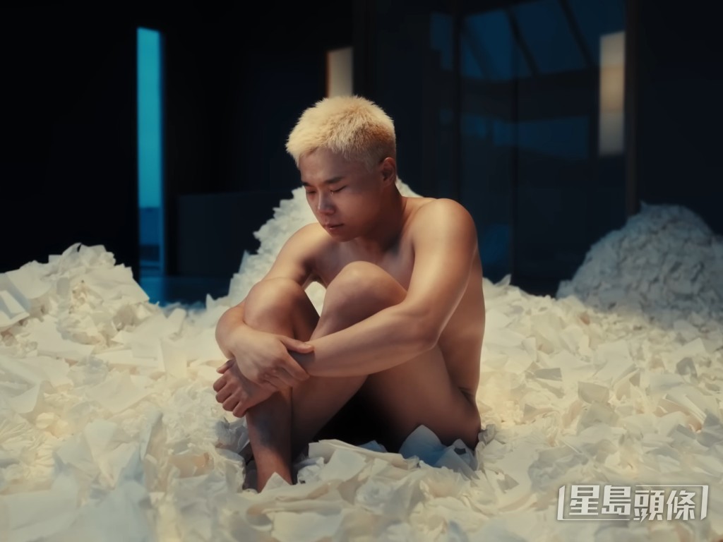 湯令山推出歌曲《用背脊唱情歌》大受歡迎。 湯令山推出歌曲《用背脊唱情歌》大受歡迎。