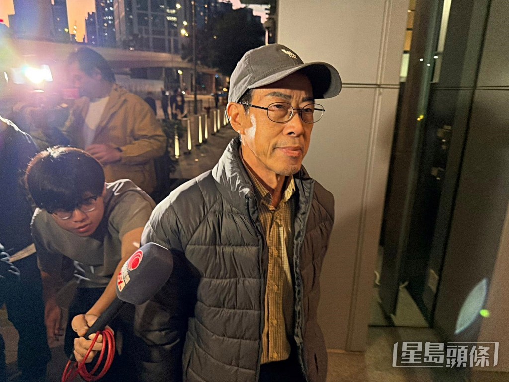 法团旧主席邓国权离开廉署总部。曾志恒摄 法团旧主席邓国权离开廉署总部。曾志恒摄