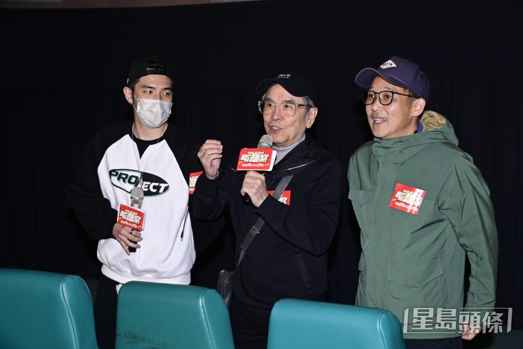 姜大衛與姜卓文父子昨晚到旺角為主演的賀歲片《臨時劫案》謝票
