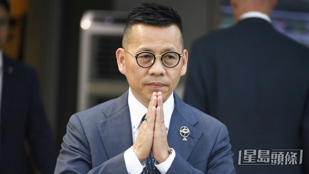 今朝「天天更好」课前课后罗富全都现身机坪主持大局。