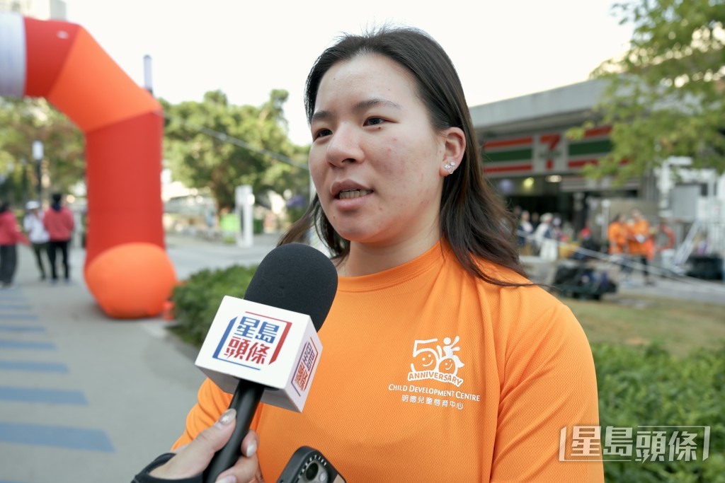 有參加者Nicola亦帶同三歲的愛犬Auggie為慈善出一分力。