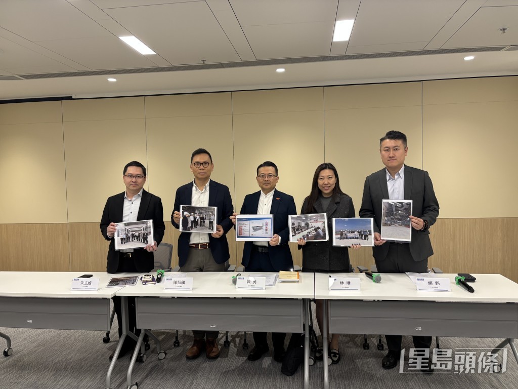 民建聯立法會議員今日（27日）在立法會舉行記者會。