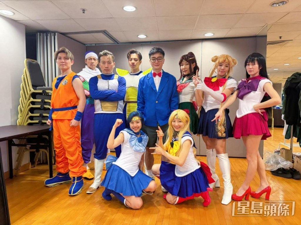兩人曾在譚輝智個唱中Cosplay演出。。 兩人曾在譚輝智個唱中Cosplay演出。。