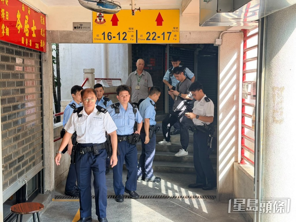 警員接報到場。梁國峰攝 警員接報到場。梁國峰攝