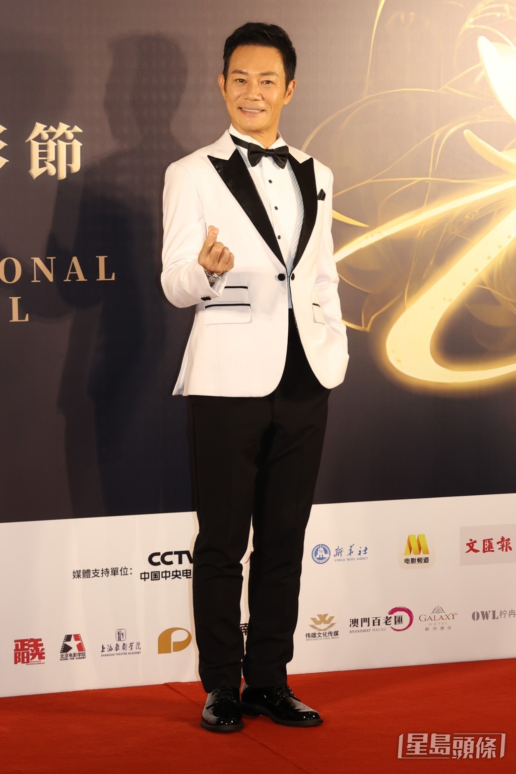 兆辉今年再凭《困兽》提名金莲花最佳男配角，张兆辉坦言对手强劲，自己拍戏不为奖项。