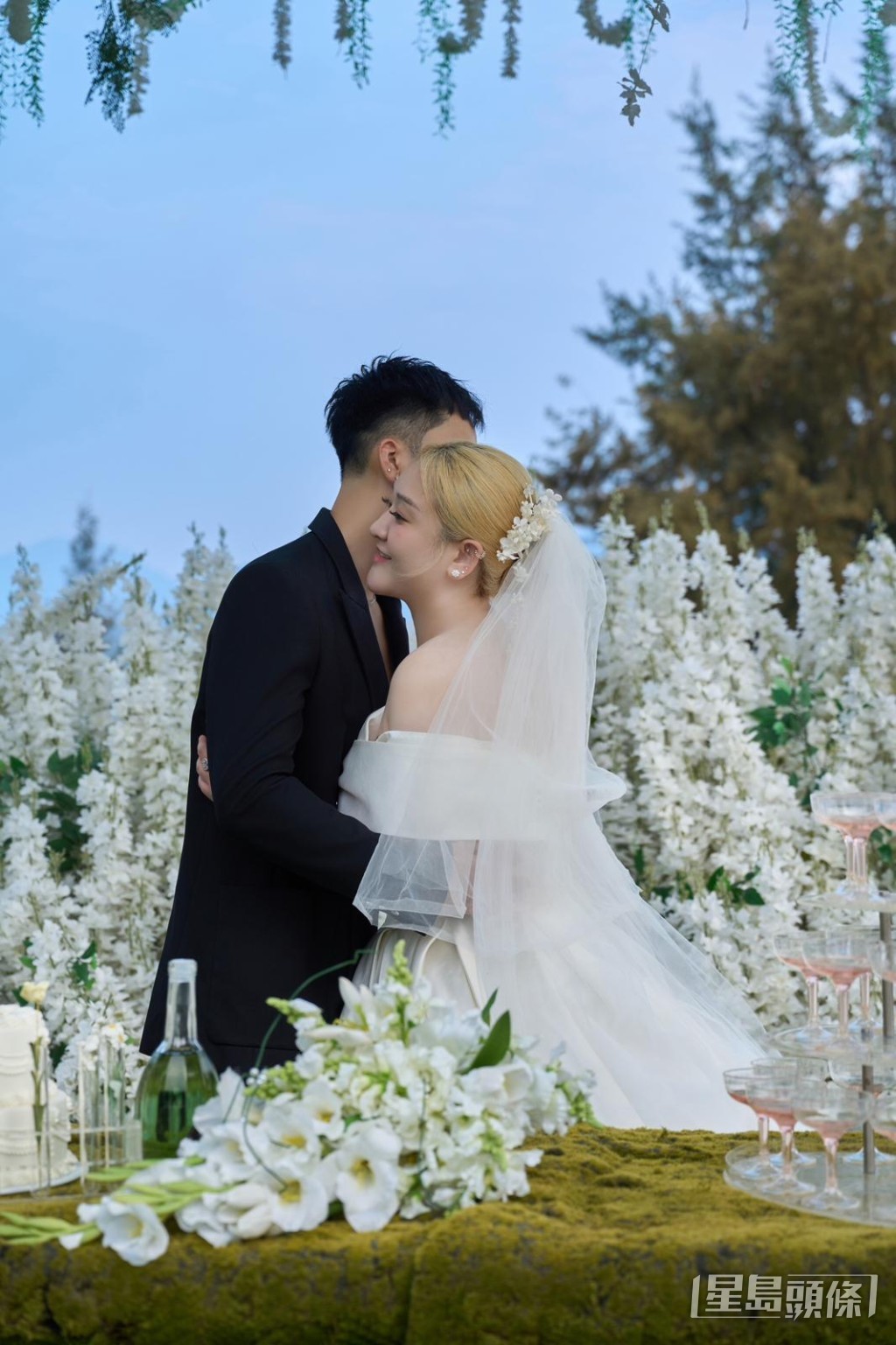 梁兆楹與伍富橋在相中非常甜蜜。 梁兆楹與伍富橋在相中非常甜蜜。