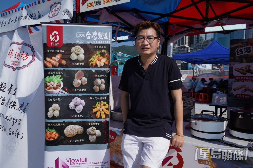 台灣小食檔負責人李先生稱,今日基本沒打算會有生意。葉偉豪攝 台灣小食檔負責人李先生稱,今日基本沒打算會有生意。葉偉豪攝