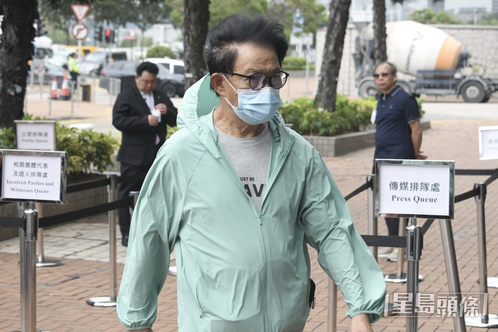 宏昌閣居民周志偉,與妻子於火災中幸獲鄰居收留,逃出生天。 宏昌閣居民周志偉,與妻子於火災中幸獲鄰居收留,逃出生天。