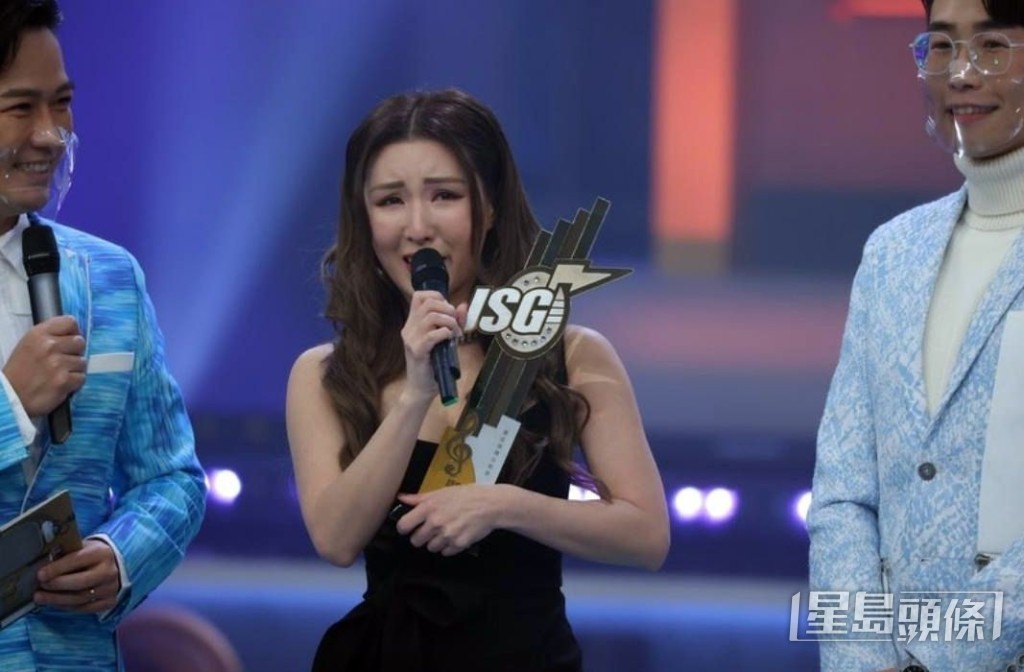 嘉儀曾奪2020年勁歌金曲「最佳演繹女歌星」。 嘉儀曾奪2020年勁歌金曲「最佳演繹女歌星」。