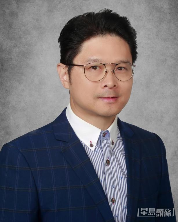 香港物业管理及保安业培训导师协会会长刘浩荣指,物管公司有监察及举报的责任。 香港物业管理及保安业培训导师协会会长刘浩荣指,物管公司有监察及举报的责任。