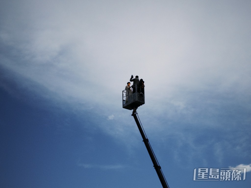 拍得好認真。