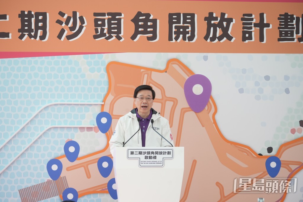 李家超指開放計劃為沙頭角帶來活力及動力，亦帶旺了區內經濟。劉駿軒攝