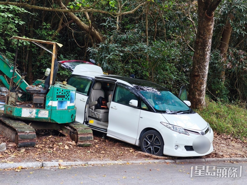 男子車內燒炭自殺。