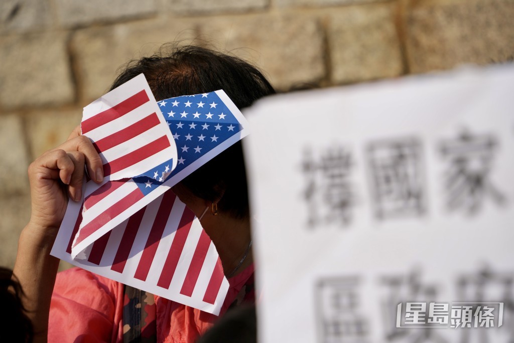 香港汕尾市同鄉總會以「反制裁護法制 撐法官護國安」作口號。蘇正謙攝