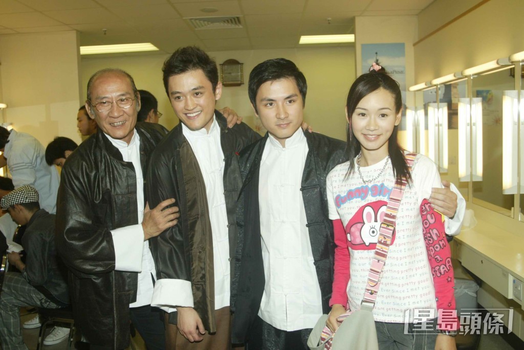 李家鼎與前妻施明育有兩子李泳漢（左二）和李泳豪（右二）。