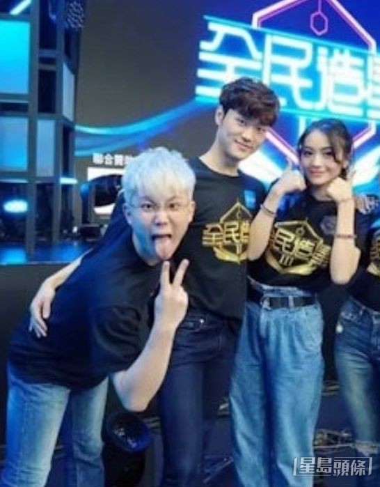 關嘉敏、「造星仔」CY(左一)否認一齊過。 關嘉敏、「造星仔」CY(左一)否認一齊過。