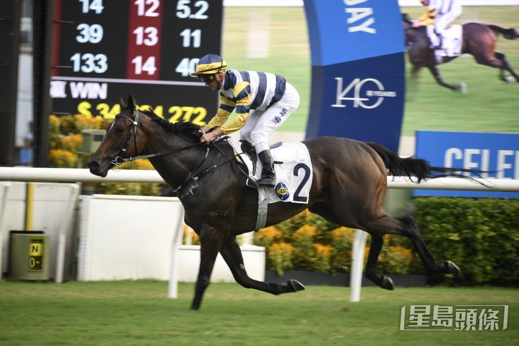 「包裝天將」今仗有機會在起步後搶出，然後移向內欄，進佔前列有利位置，以最合適的跑法爭勝。