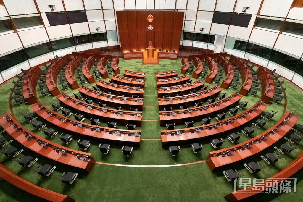立法會議員7月19日至25日將前往北京參加國家事務研修考察,是回歸以來首次有全體議員訪京。 立法會議員7月19日至25日將前往北京參加國家事務研修考察,是回歸以來首次有全體議員訪京。
