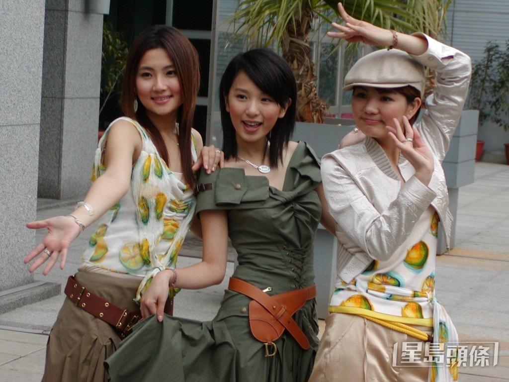 台湾女子天团S.H.E于2001年出道。