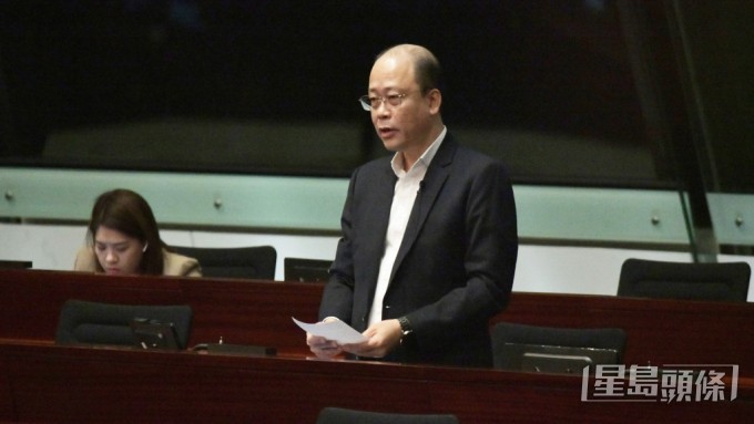 劳联周小松举例指广东省有15日，新加坡更考虑在下年延长至1个月。资料图片