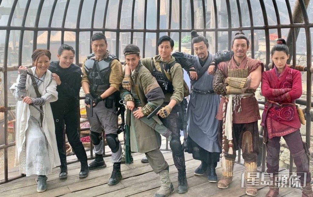 滕丽名凭电影版《寻秦记》人气急升。