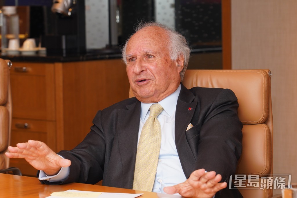 米高嘉道理表示，能源问题凸显香港必须对自身电力需求保有掌控权，维持高度自给自足，是支持香港99.999%供电可靠度的基石。