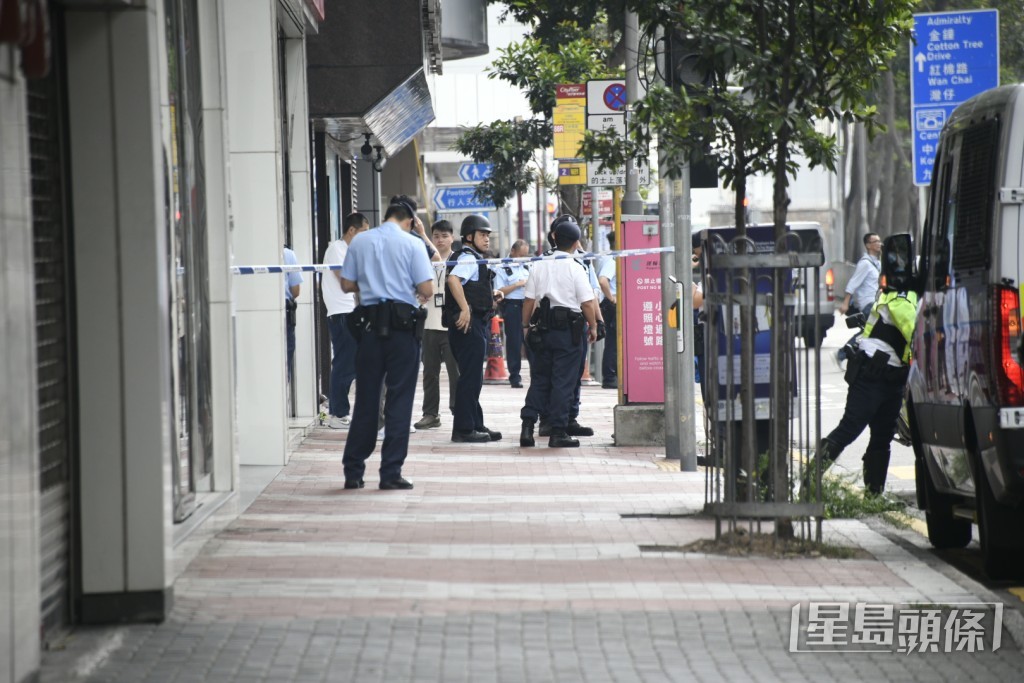 警員封鎖現場調查。楊偉亨攝 警員封鎖現場調查。楊偉亨攝