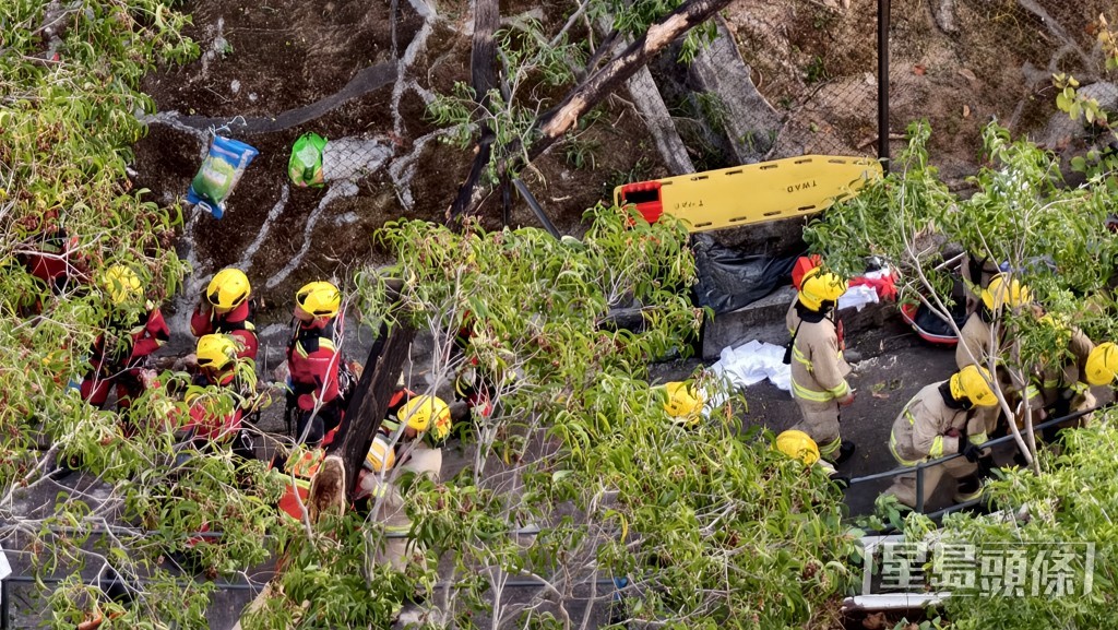 消防在場救援。