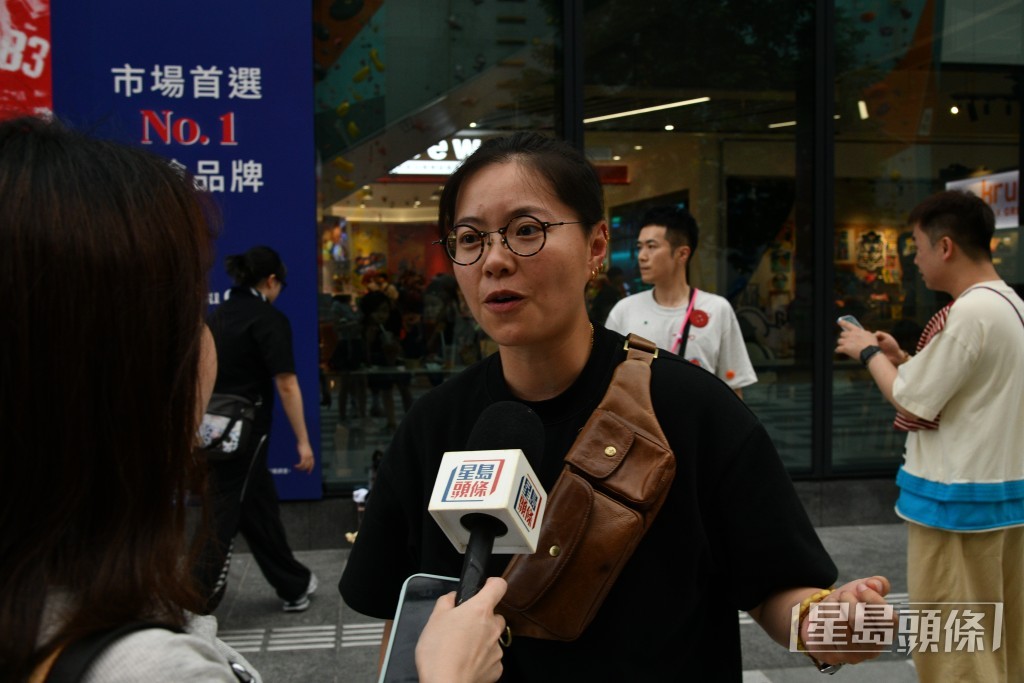 李小姐。 李小姐。
