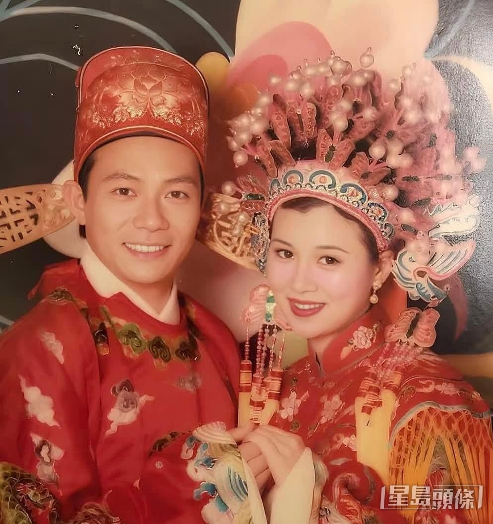 張兆輝結婚28周年時晒婚照。