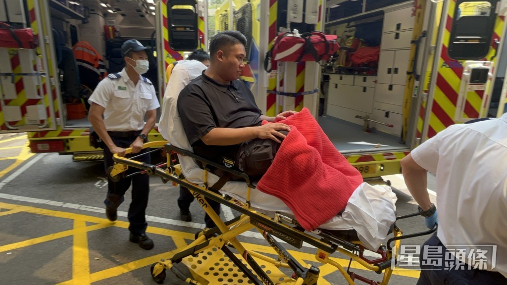 靈車上兩男子頭暈不適送院。