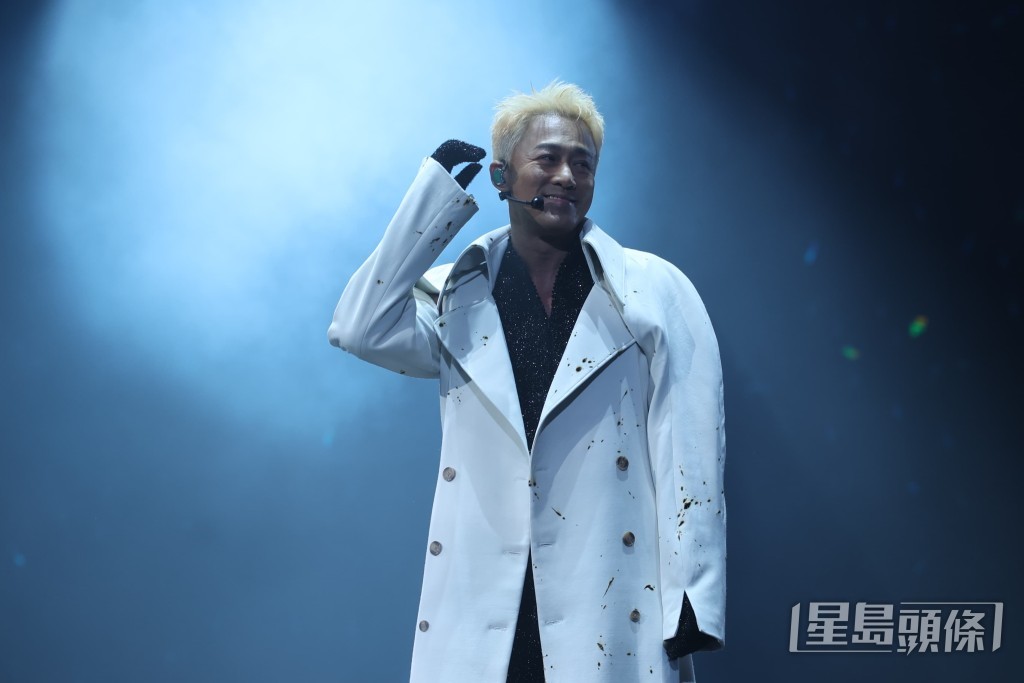 林峯有巨星風範。 林峯有巨星風範。