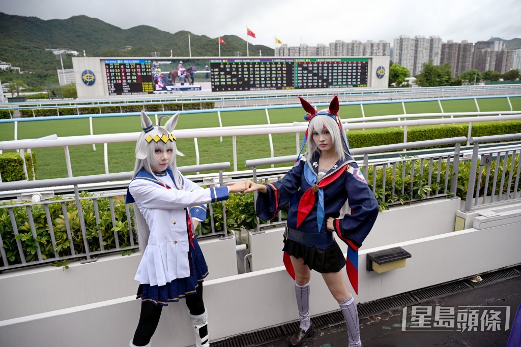 有人玩cosplay。 有人玩cosplay。