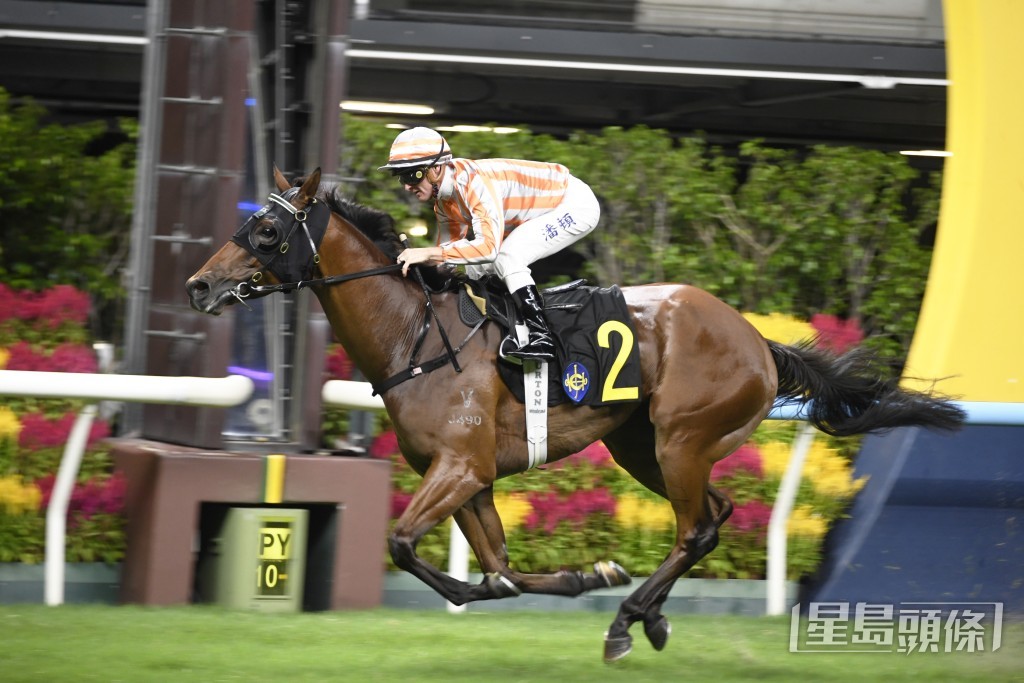 「天外迎天」今季初出便在谷草千二米取得勝利。