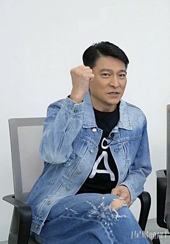 劉德華獲浸大博士後首「開咪」。