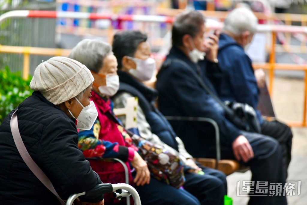 香港人越來越長壽，女性和男性出生時平均預期壽命，分別從2022年的86.8歲及80.7歲，增至去年的87.9歲及82.5歲。資料圖片