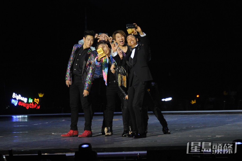 周潤發當年在MAMA頒大獎給BIGBANG。