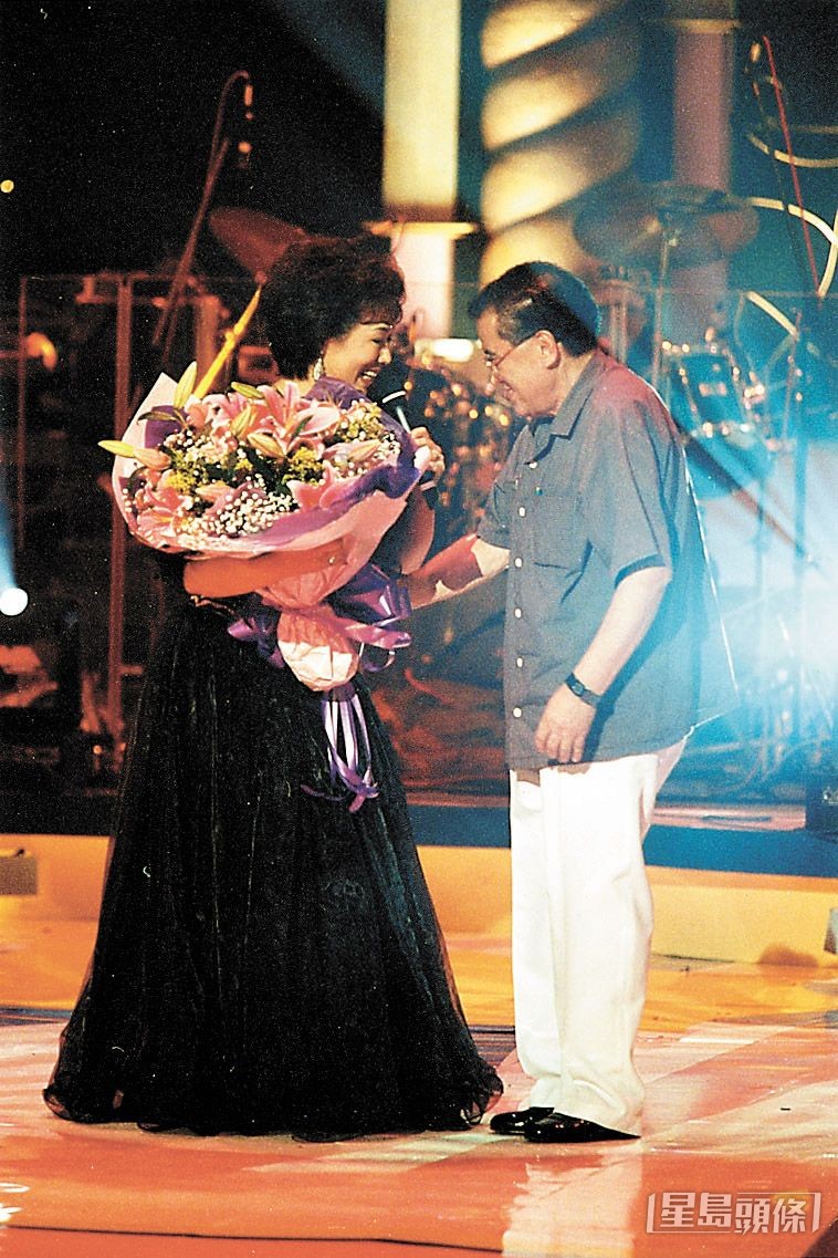 梅小惠父親是三十三年前劉鳳屏歌迷會的會長。