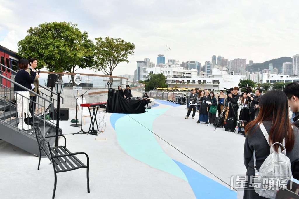 林奕匡今日現身銅鑼灣海旁。