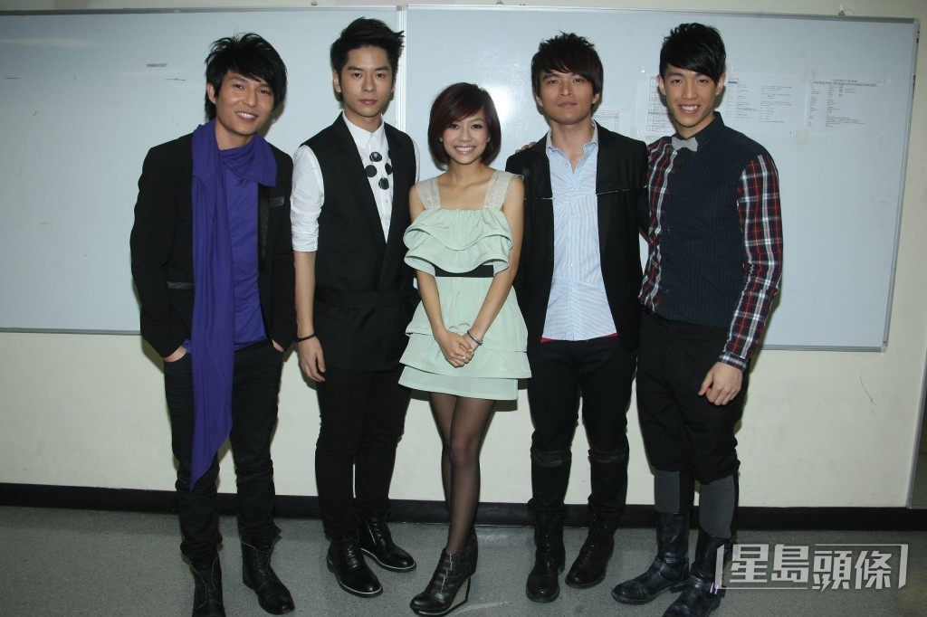 劉威煌(左)曾受TVB力捧,與林師傑、許廷鏗、陳鴻碩組成「Super 4」。 劉威煌(左)曾受TVB力捧,與林師傑、許廷鏗、陳鴻碩組成「Super 4」。