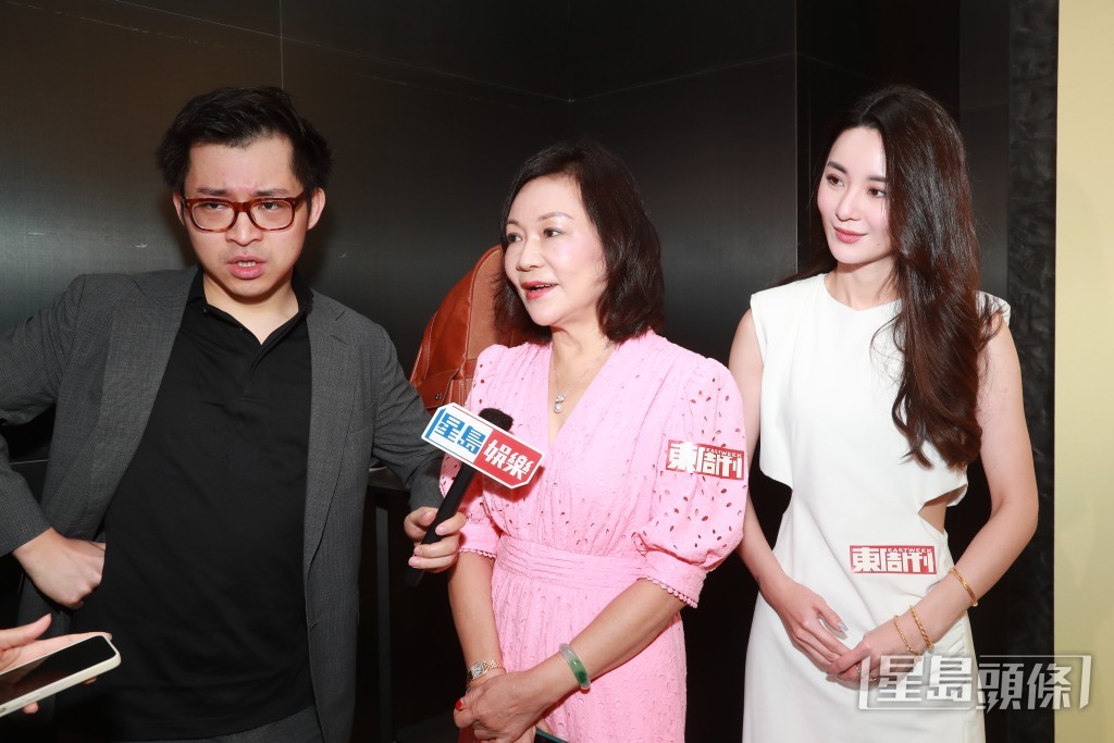 林作偕妈妈、女友裕美出席《东周刊20周年酒会》。 林作偕妈妈、女友裕美出席《东周刊20周年酒会》。