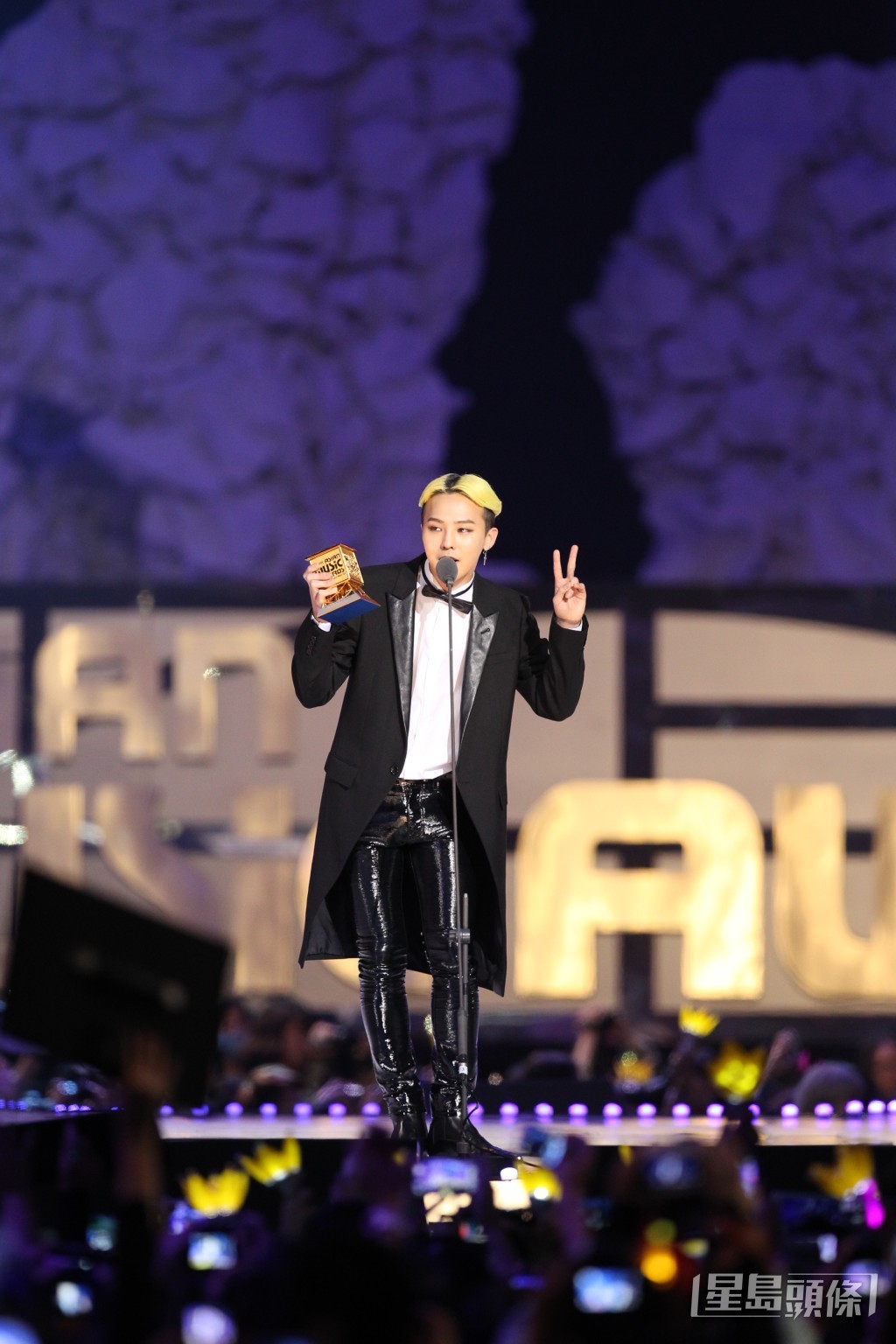 韓國年度盛事「MAMA音樂頒獎禮」（MAMA大獎、MAMA Awards）於每年約11月，在不同國家及地區舉行。