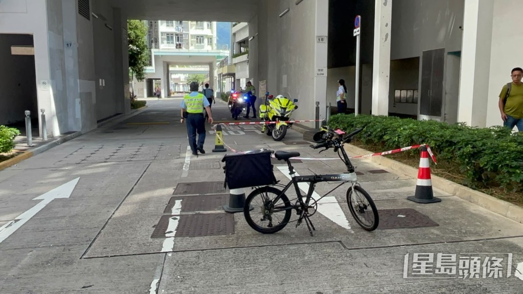 現場遺下肇事單車。楊偉亨攝 現場遺下肇事單車。楊偉亨攝